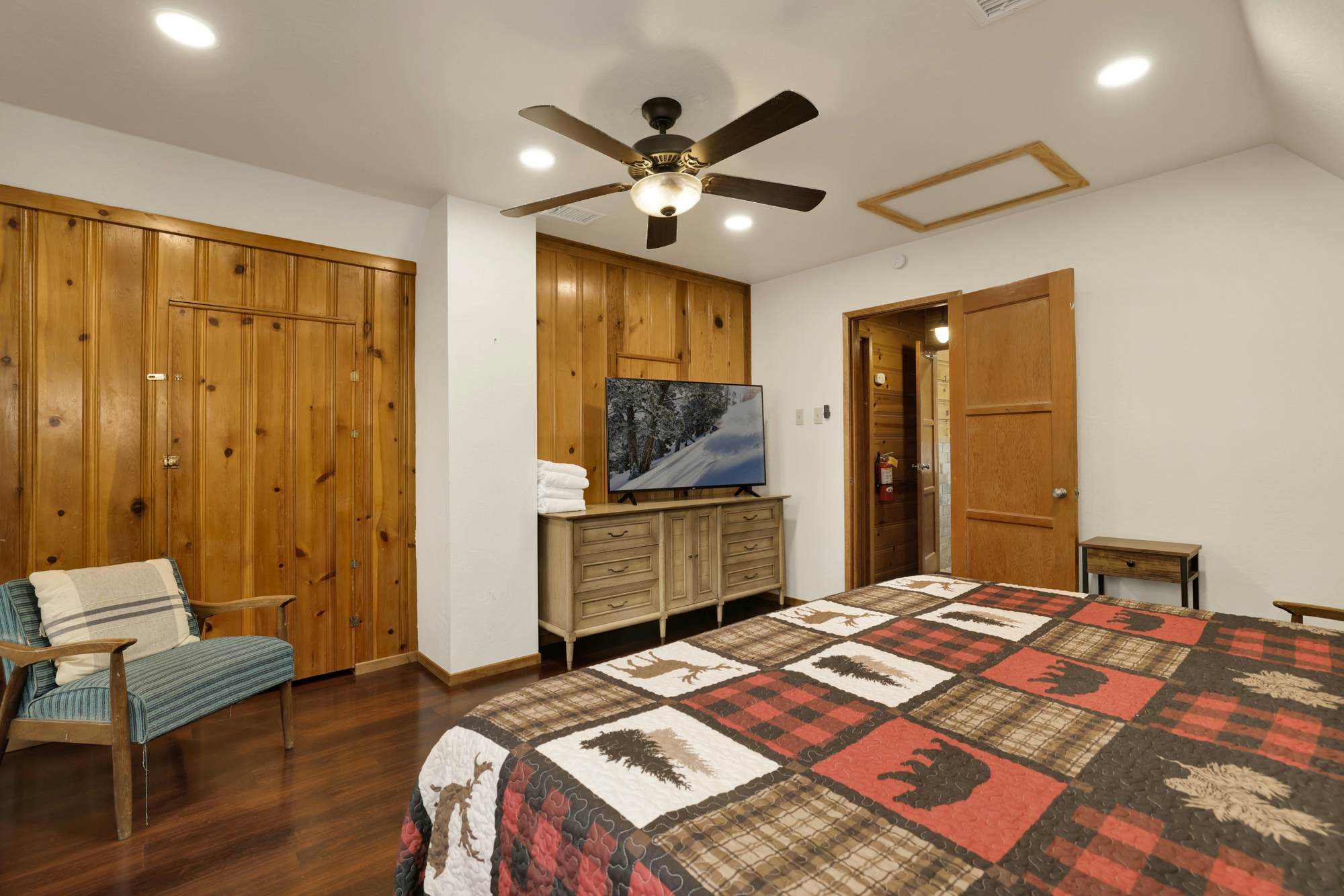 2335-Silvertip Pines