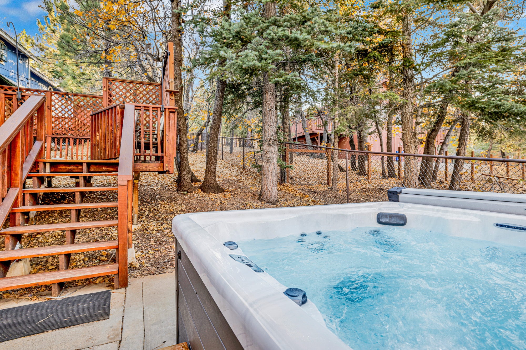 Alameda Landing Log Cabin Retreat w/ Hot Tub + Pool Table