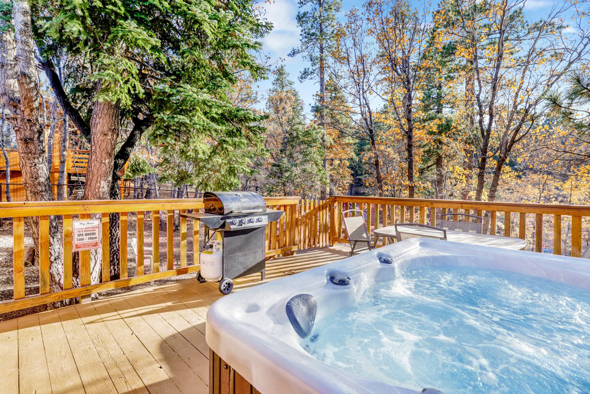 Crescenta Pines Log Cabin Retreat w/ Hot Tub