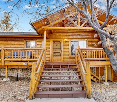 2346-Crescenta Pines Log Cabin