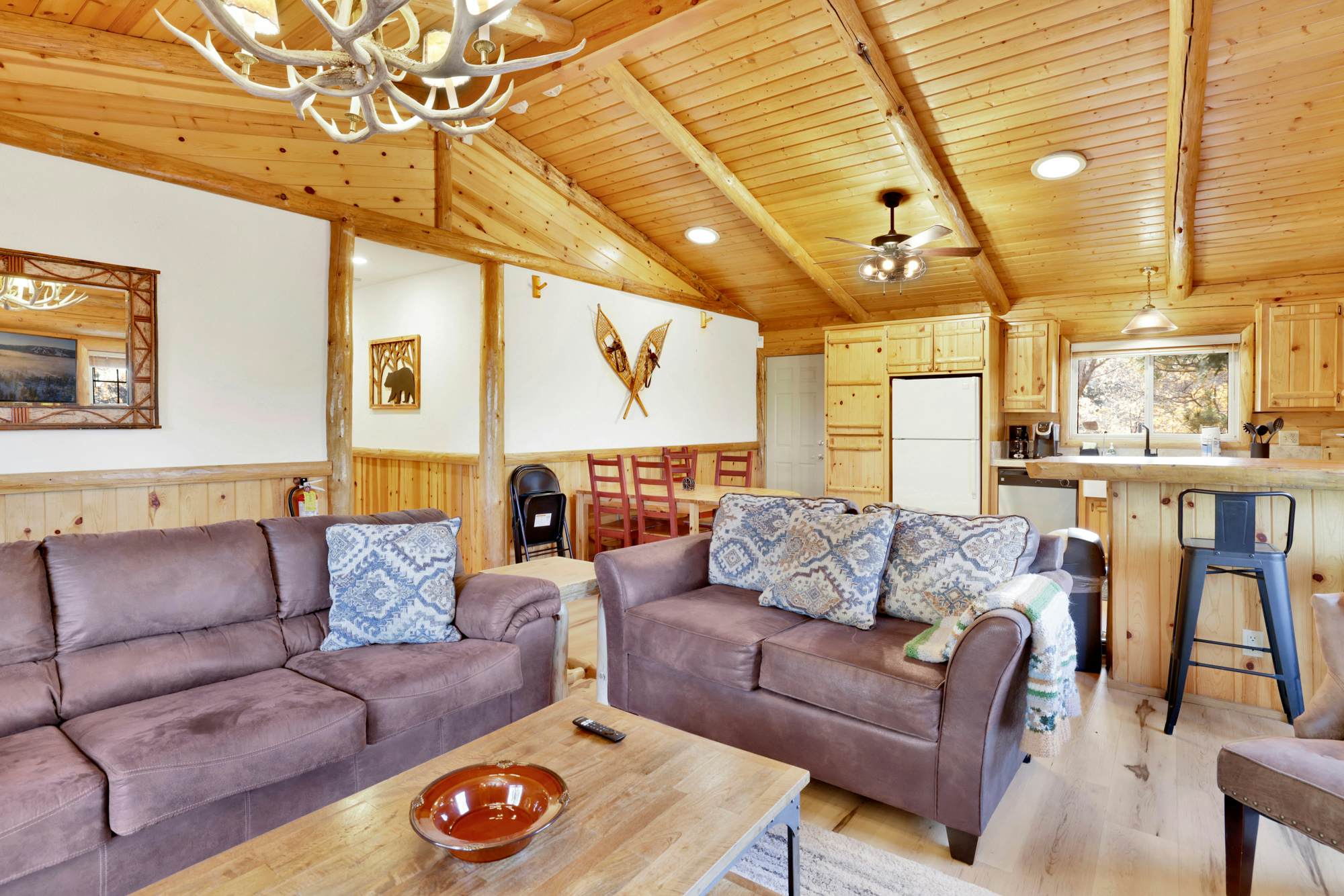 2346-Crescenta Pines Log Cabin