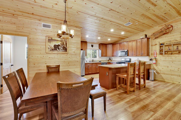 Skyline Log Cabin | Views, Pets & Slopes