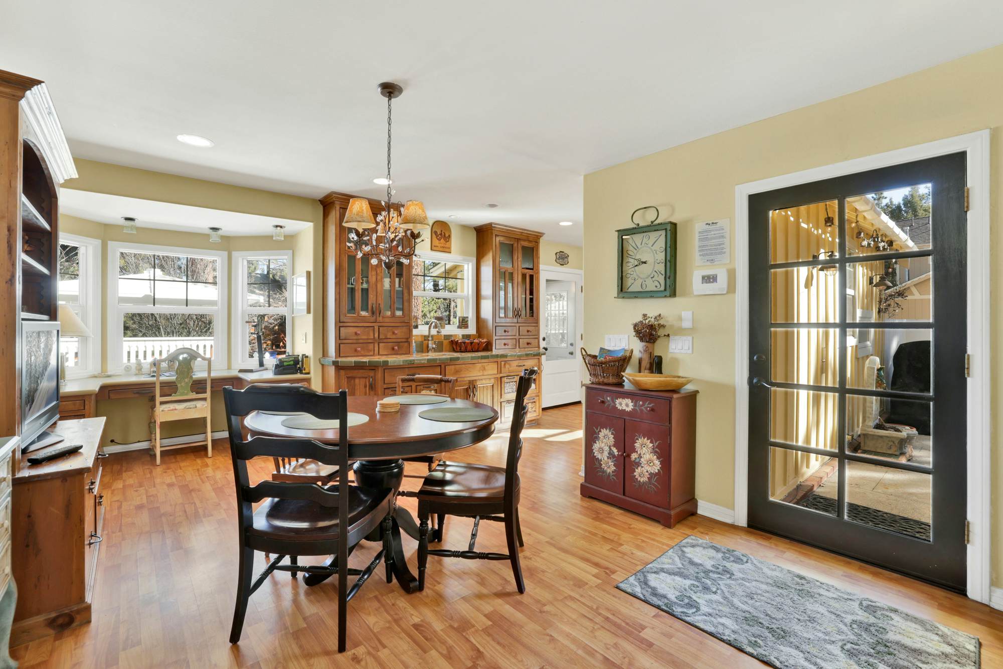 2360 -The Winding Lane House Est 1932