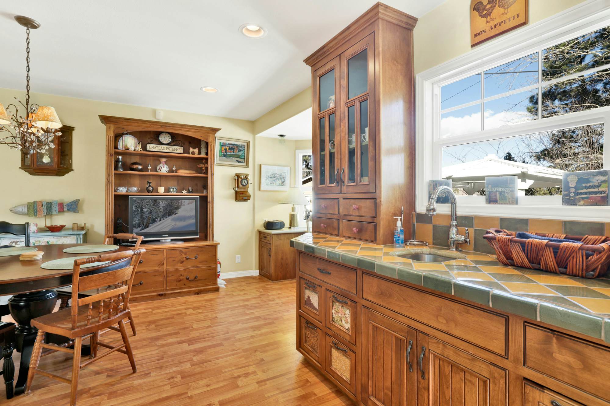 2360 -The Winding Lane House Est 1932