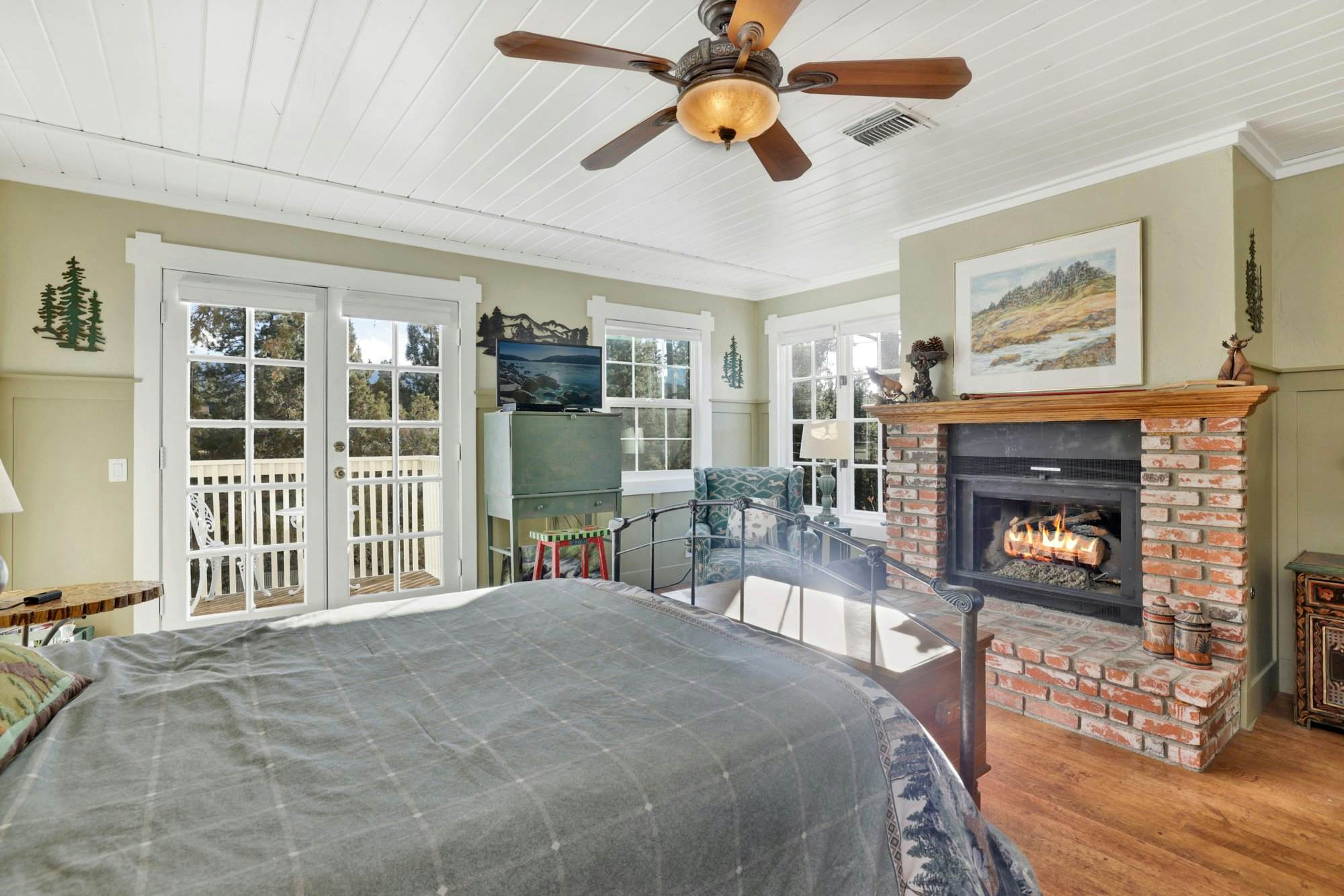 2360 -The Winding Lane House Est 1932