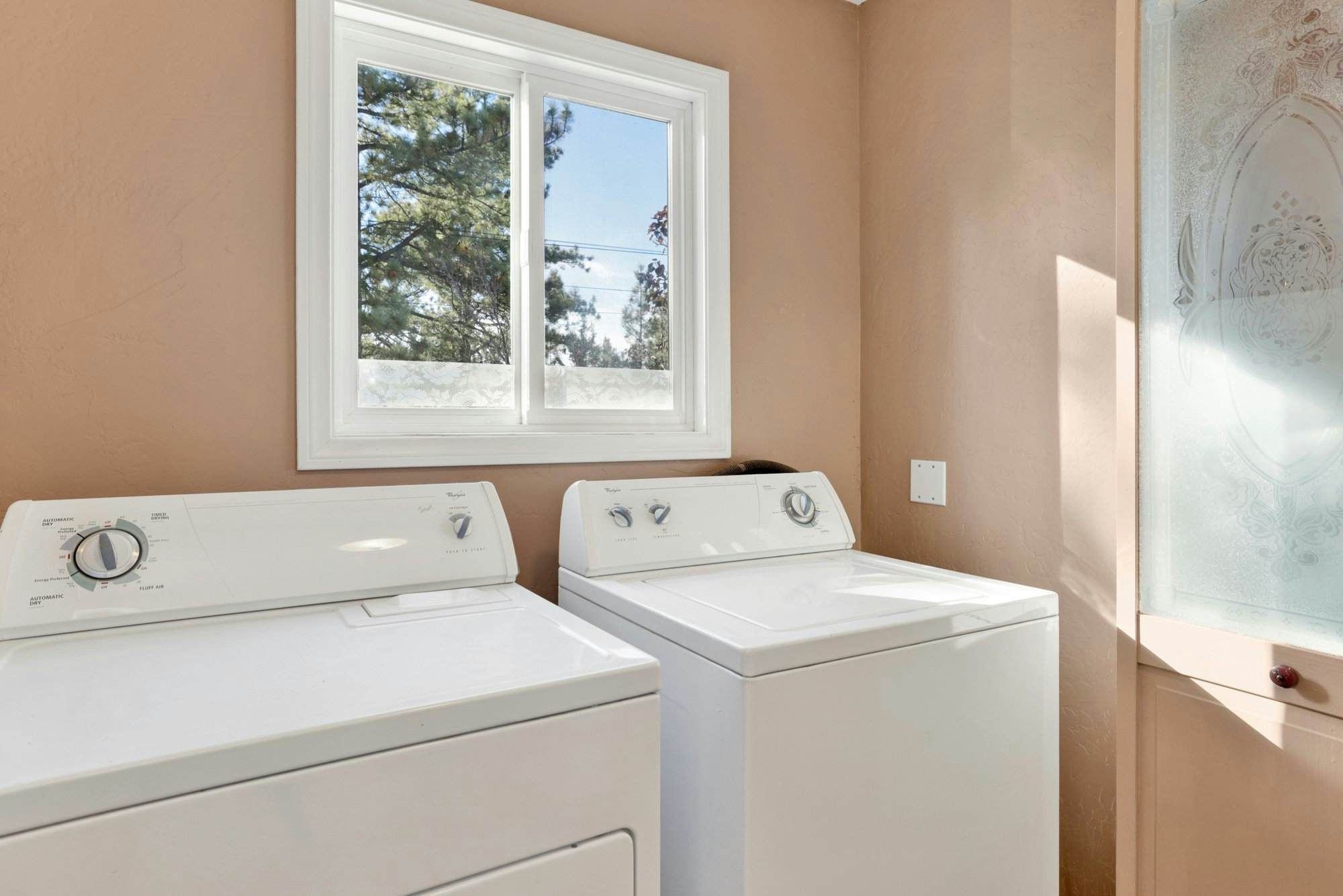 2360 -The Winding Lane House Est 1932