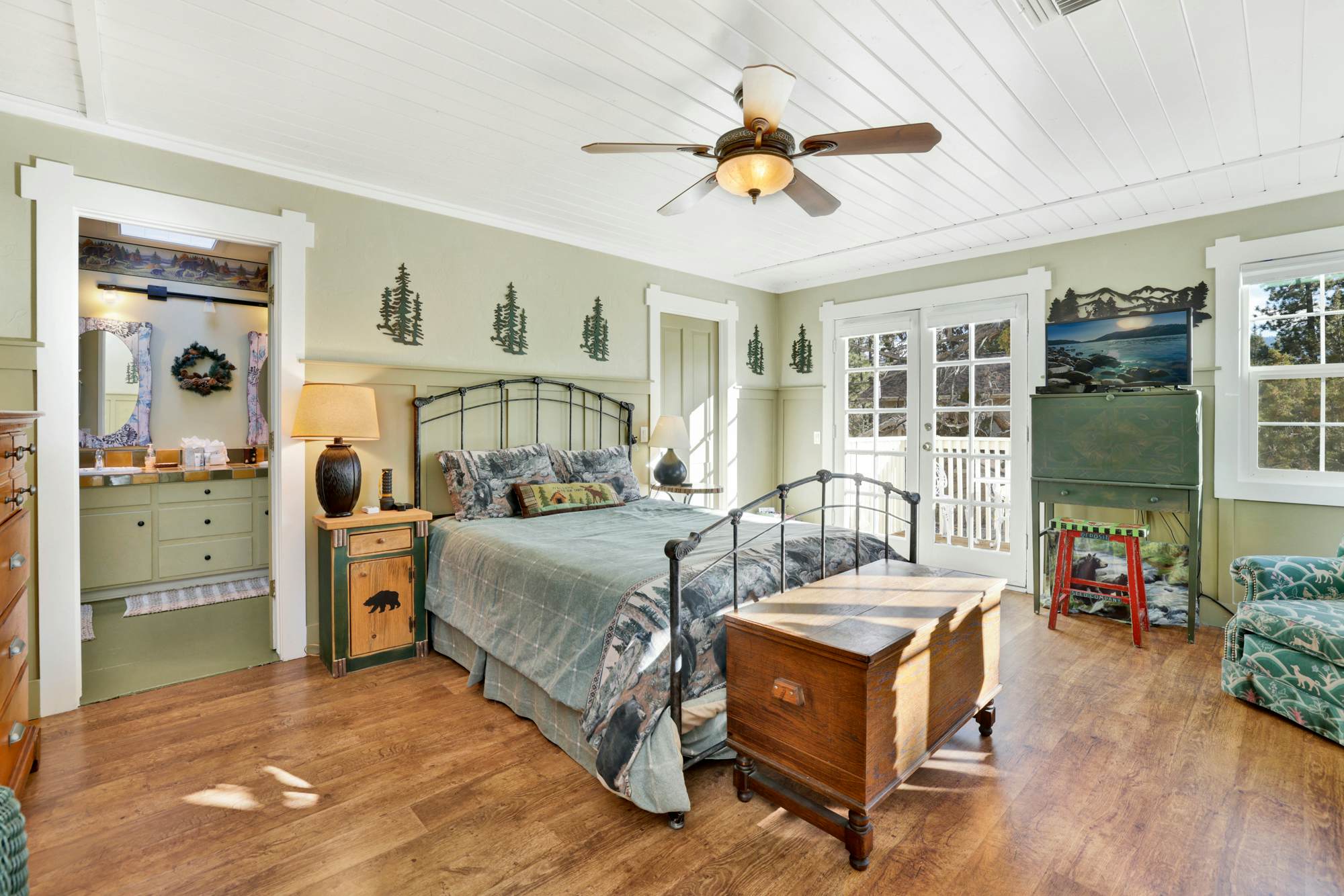 2360 -The Winding Lane House Est 1932