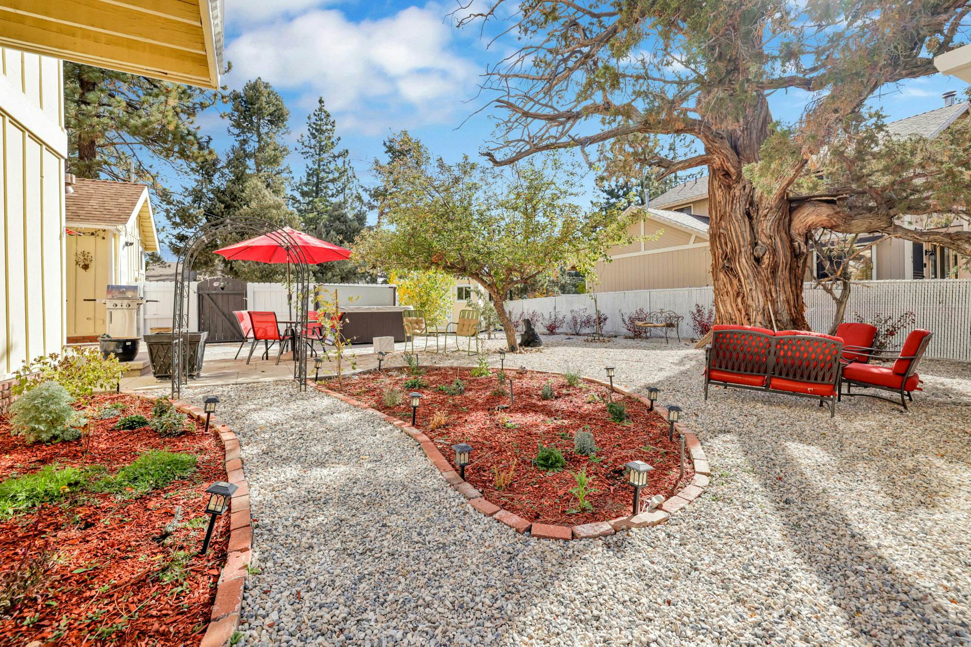 2360 -The Winding Lane House Est 1932