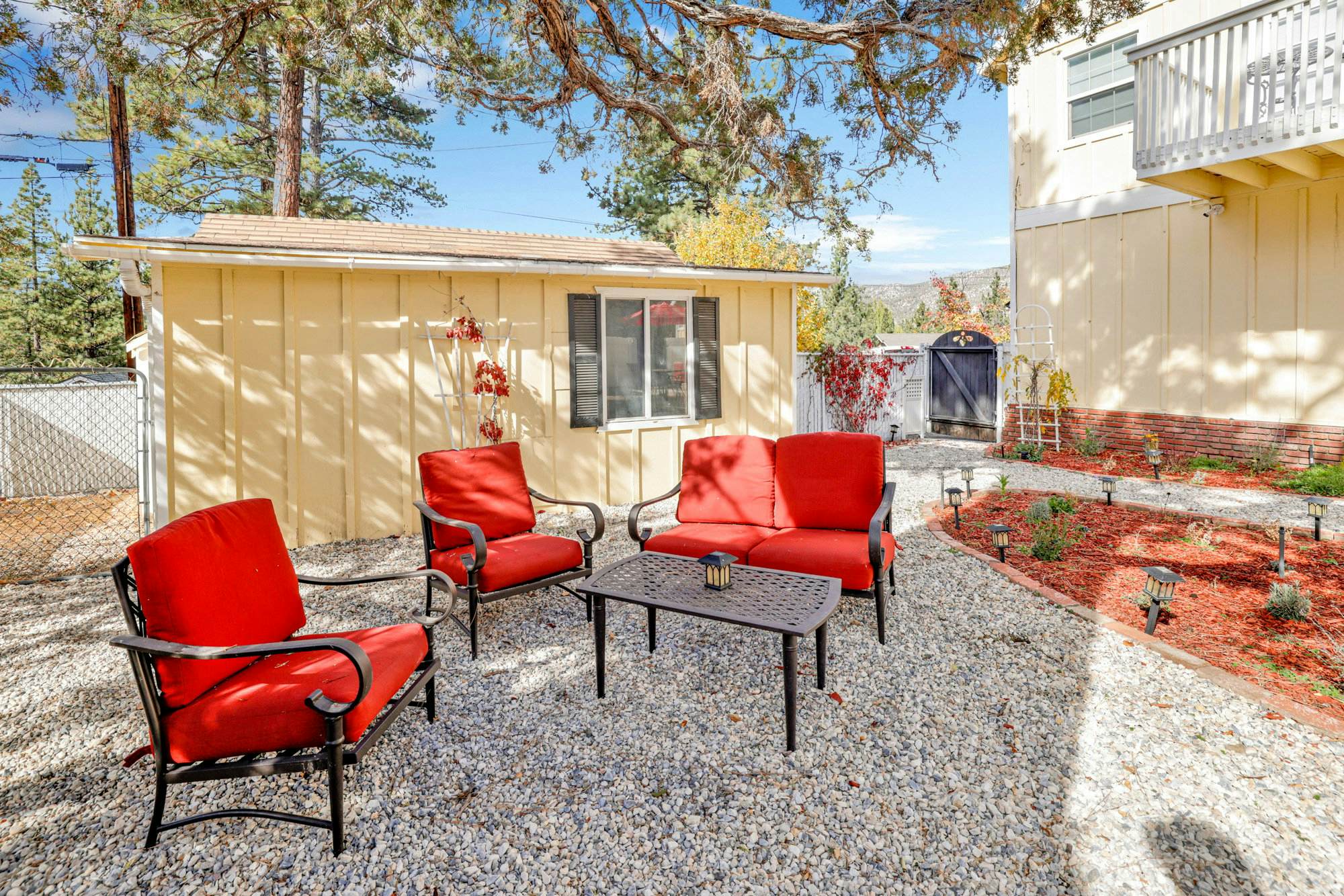 2360 -The Winding Lane House Est 1932