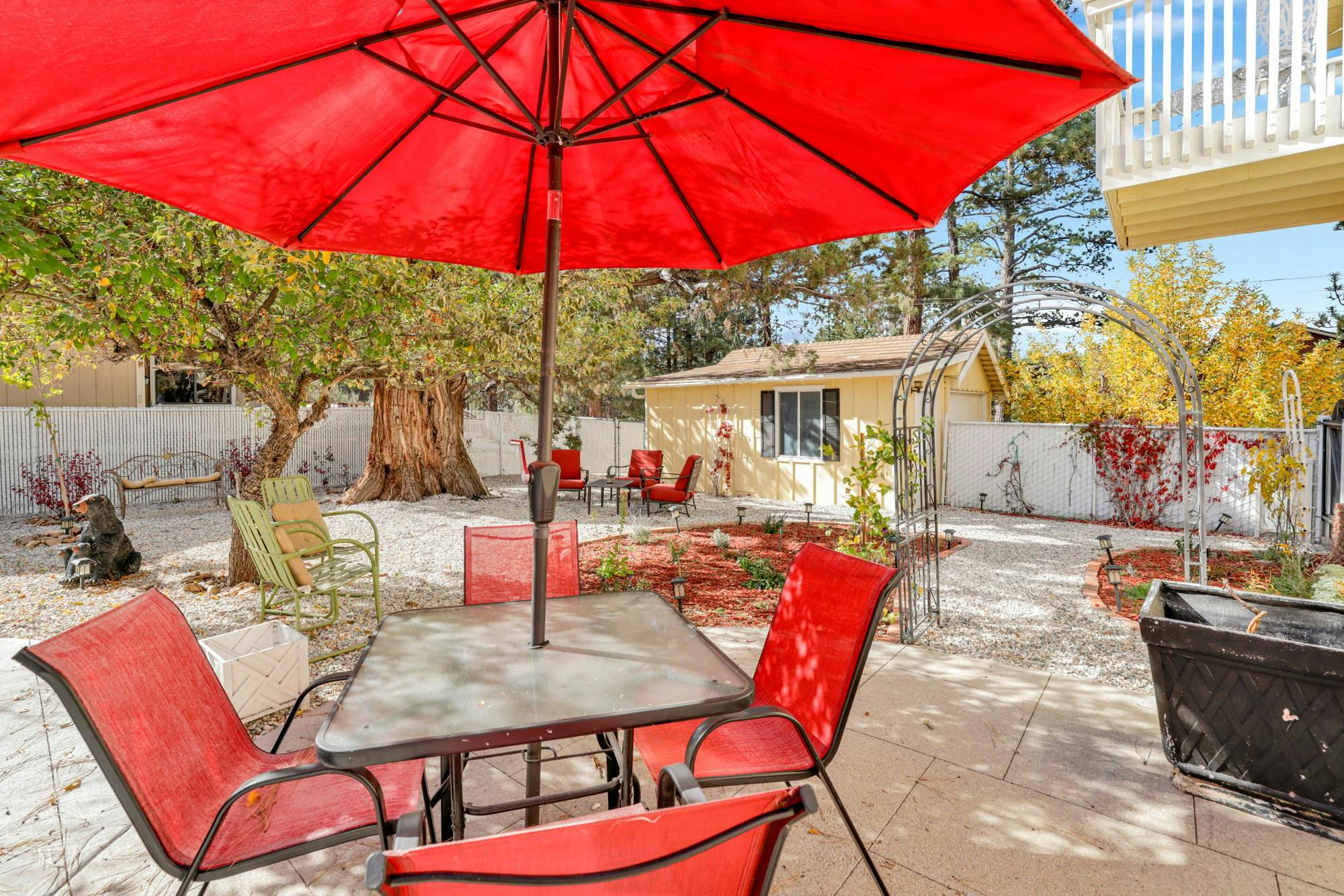 2360 -The Winding Lane House Est 1932