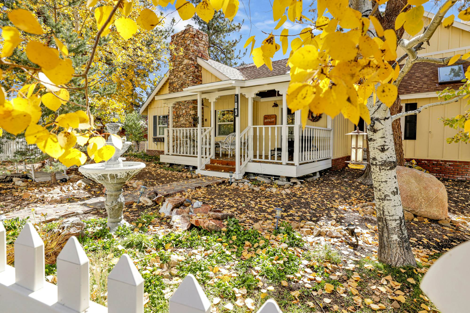 2360 -The Winding Lane House Est 1932