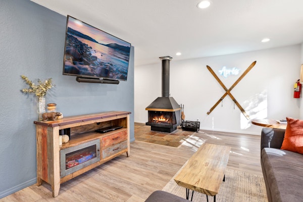 Apres Chalet Retreat | Pet-Friendly Cottage | Hot Tub | Nature Escape