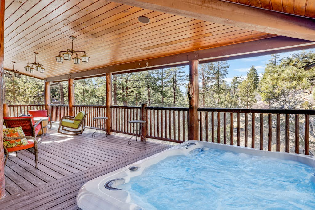 Gold Rush Lodge Luxe Log Cabin Chalet at Big Bear Lake