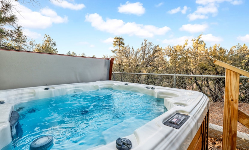 A Hidden Asset Big Bear- Village Retreat w/ Hot Tub