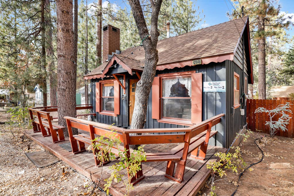 Bear Paw Cottage at Big Bear w/ Hot Tub