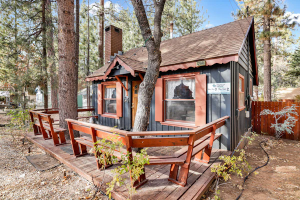 Bear Paw Cottage at Big Bear w/ Hot Tub