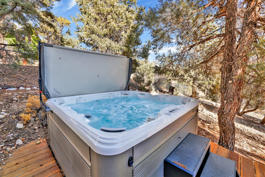 The Octagon Big Bear | Hot Tub | Game Room | Views| Pool Table