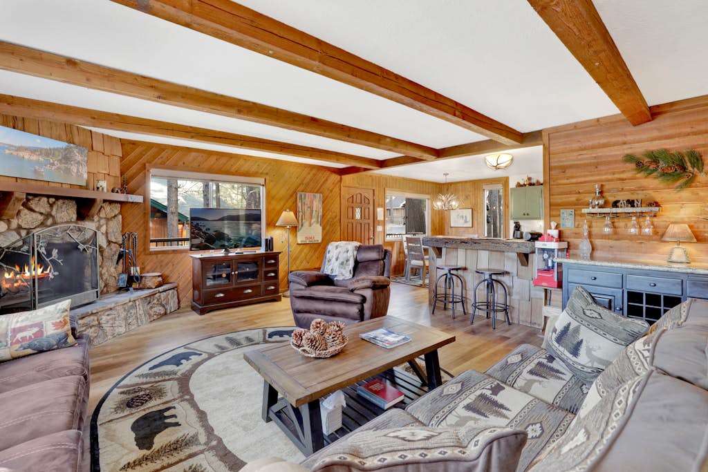 Mockingbird Mountain Getaway by Big Bear Vacations