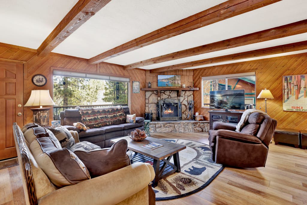 Mockingbird Mountain Getaway by Big Bear Vacations