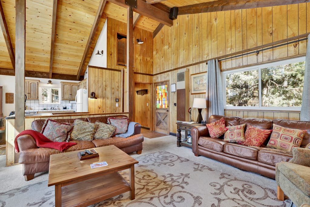 Rustic Retreat at Big Bear - Spacious Family Chalet