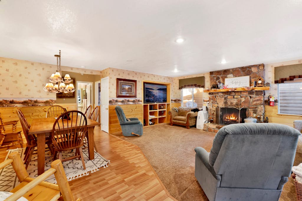 Big Bear Happy Place - Hot Tub- Arcade- Central Location-