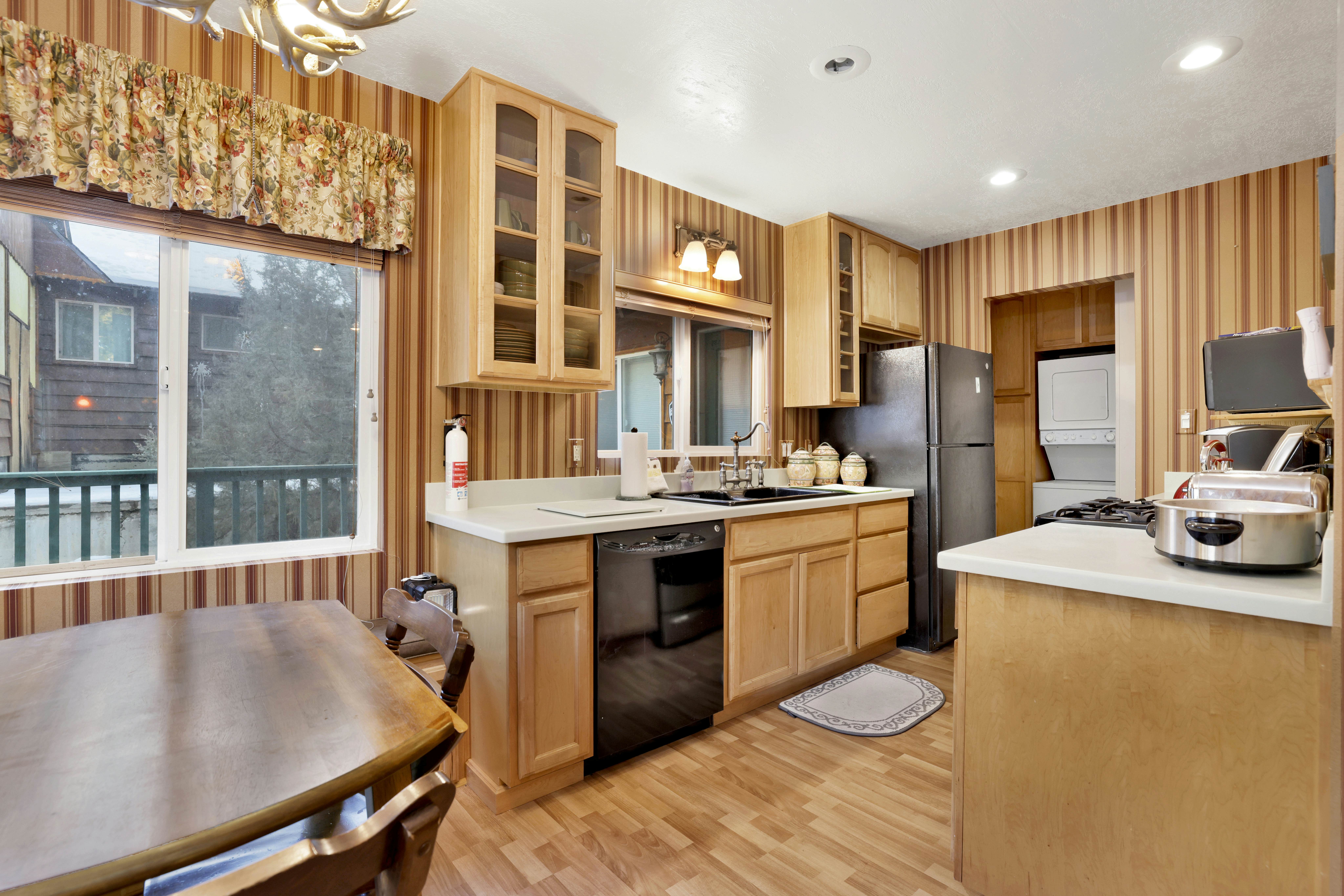 2421-Big Bear Happy Place