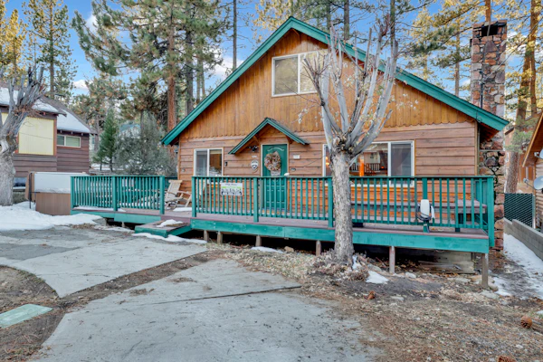 Big Bear Happy Place - Hot Tub- Arcade- Central Location-