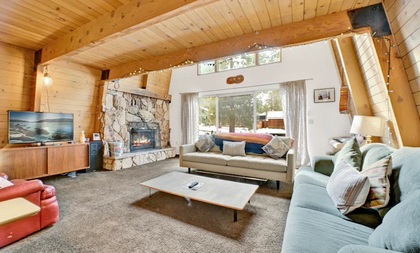 Relaxing Quails Call Retreat in the Pines at Big Bear