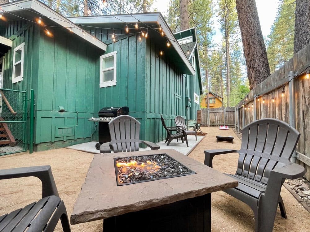 2458-Twin Pines Lodge