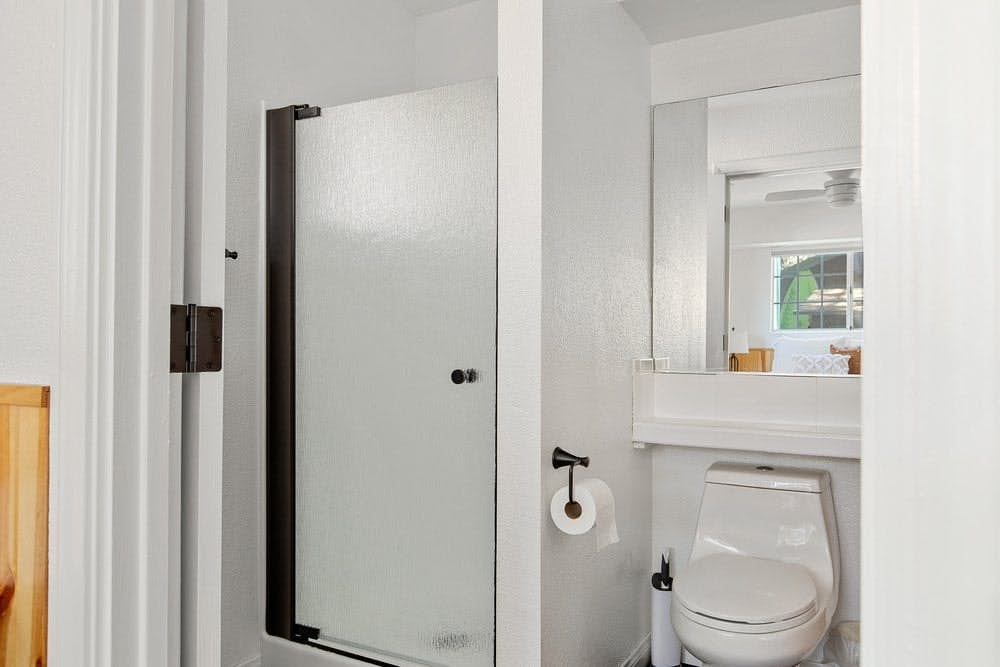 2458-Twin Pines Lodge