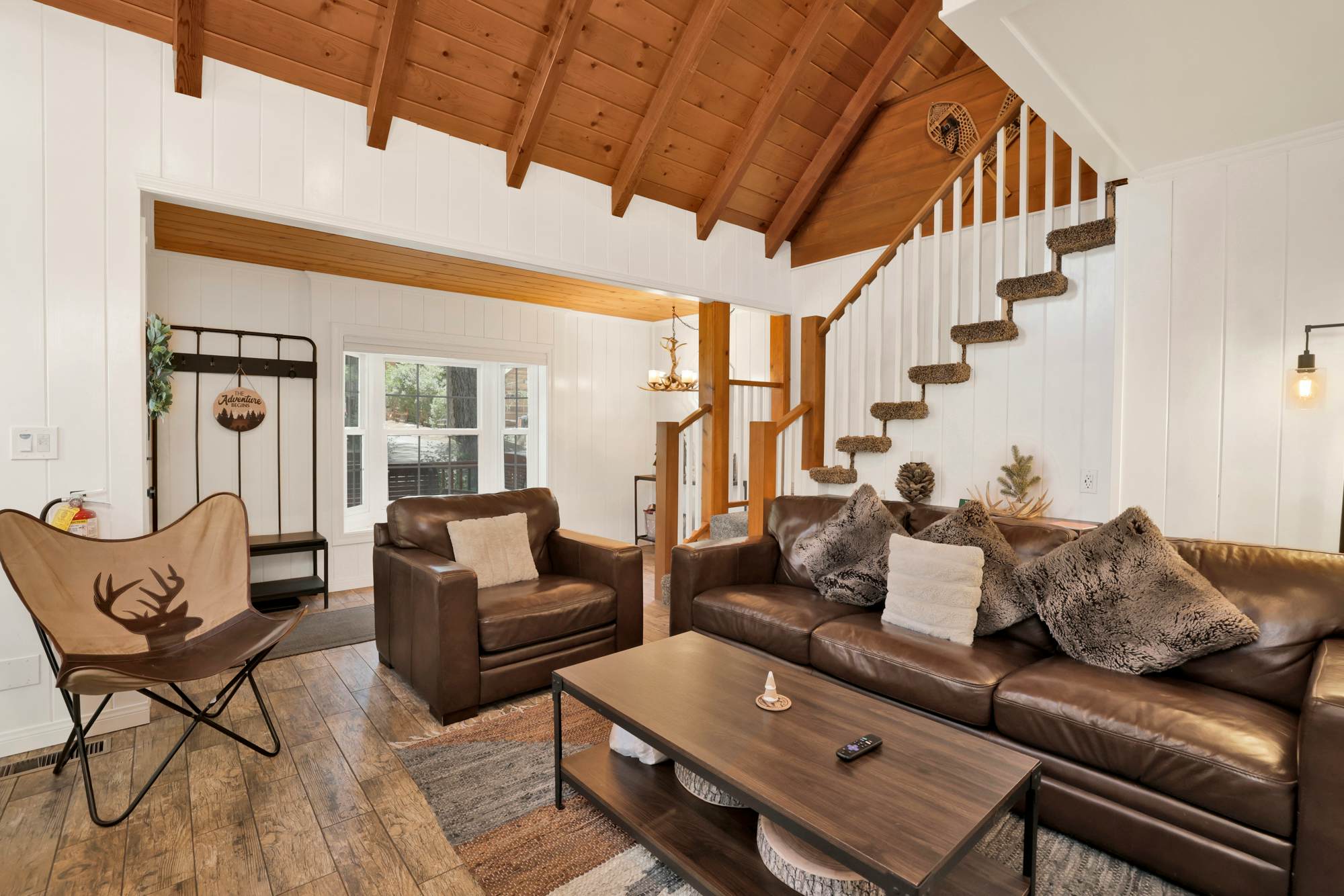 2458-Twin Pines Lodge