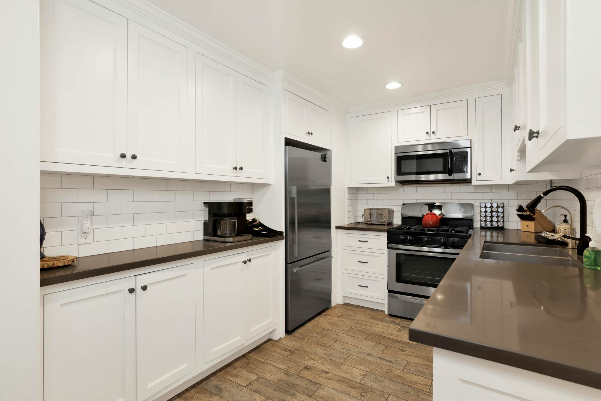 2458-Twin Pines Lodge