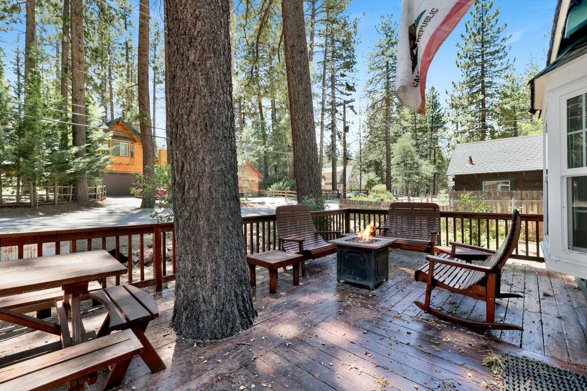 2458-Twin Pines Lodge