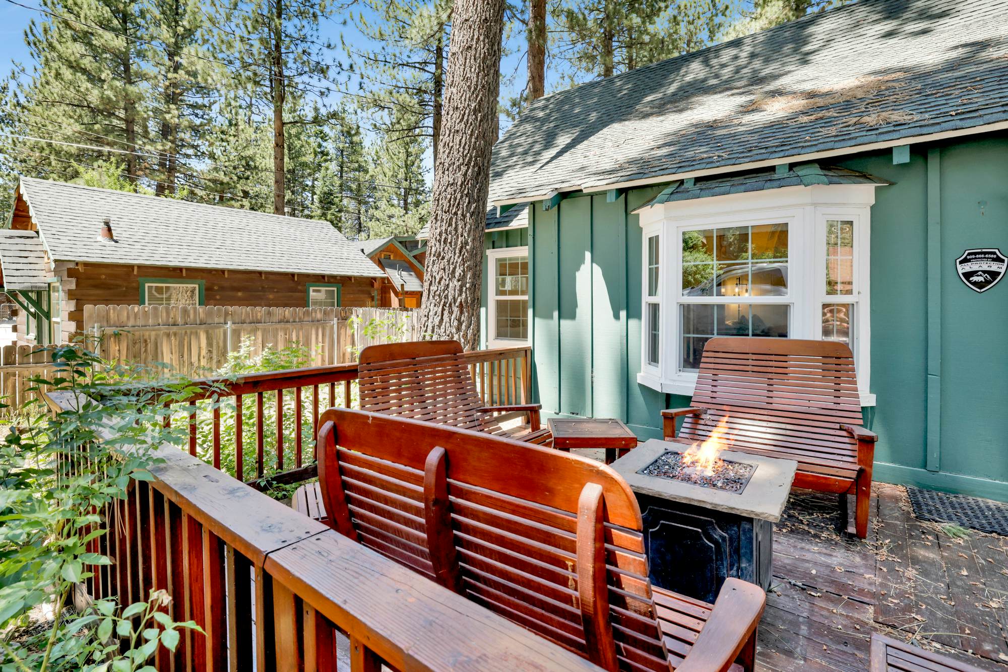 2458-Twin Pines Lodge