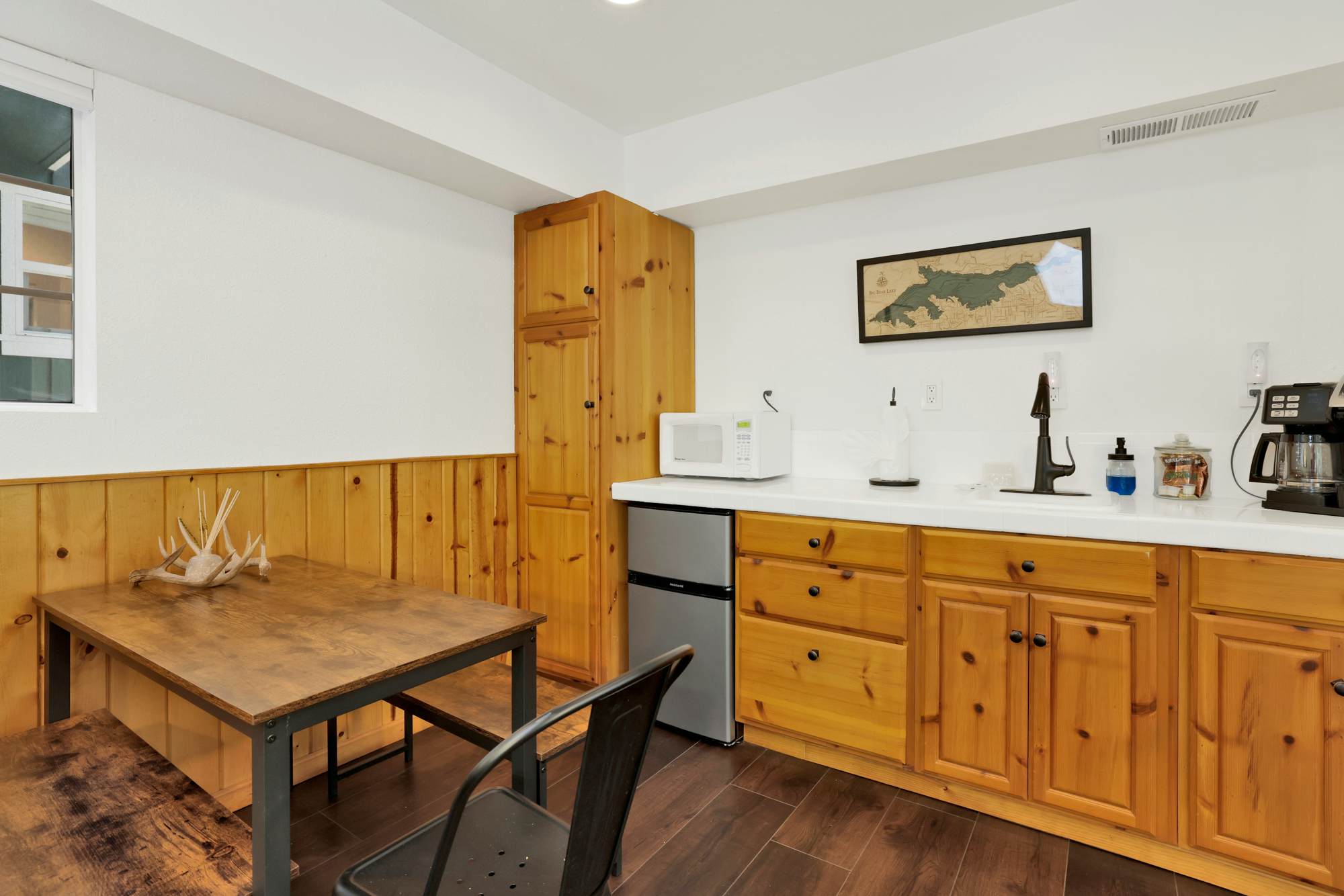 2458-Twin Pines Lodge