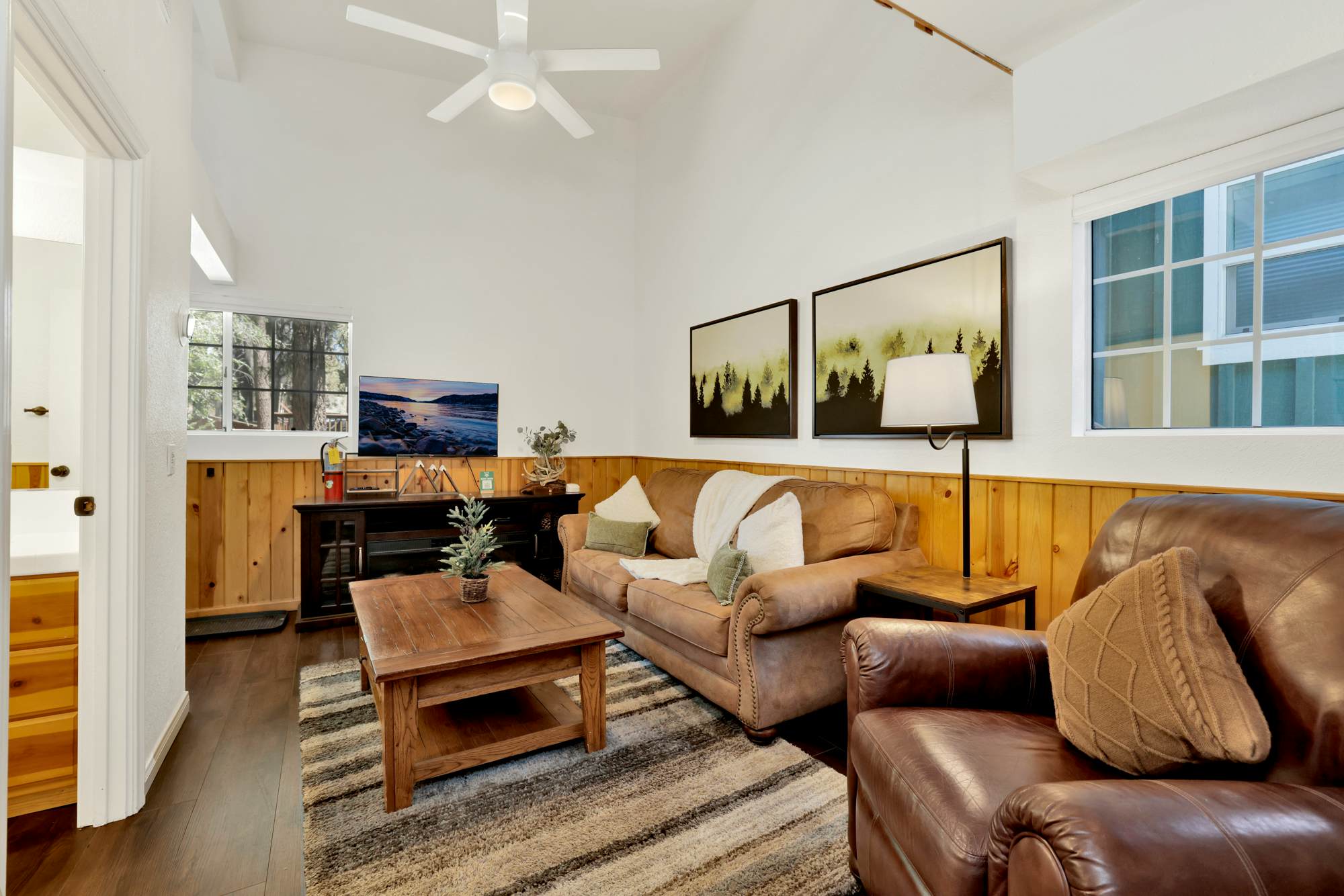 2458-Twin Pines Lodge