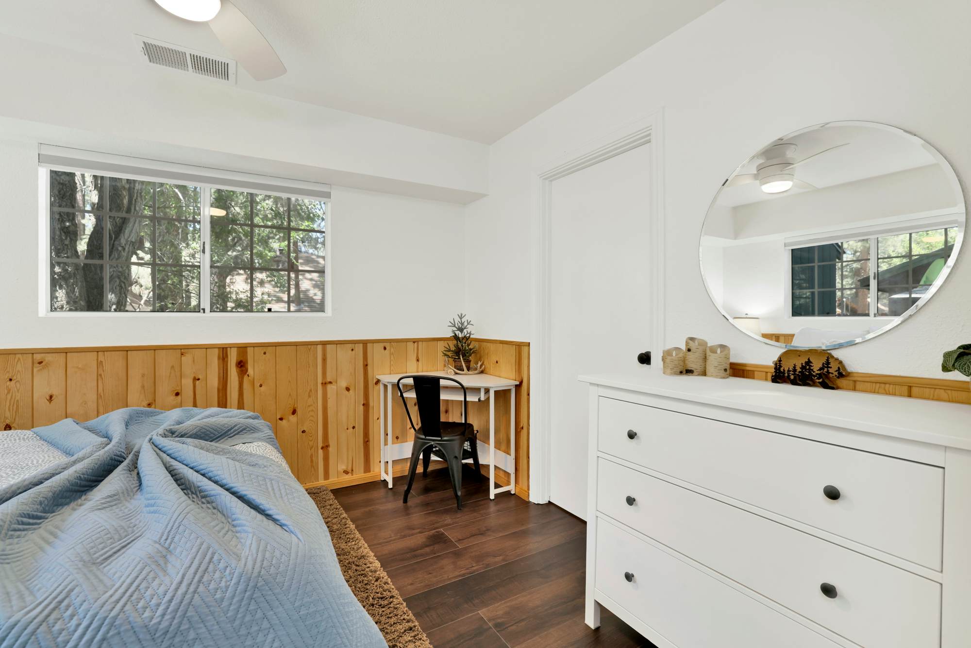 2458-Twin Pines Lodge