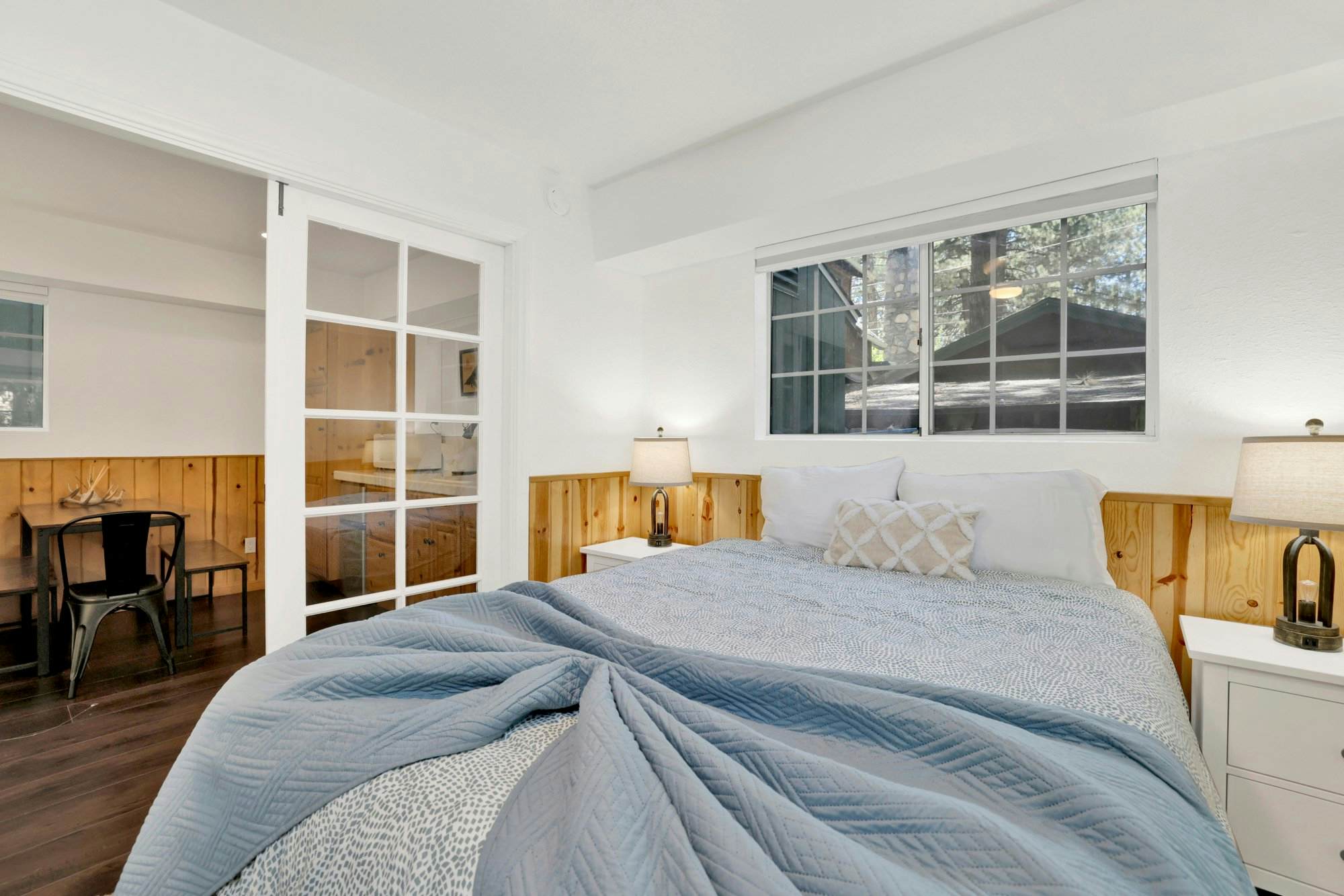 2458-Twin Pines Lodge