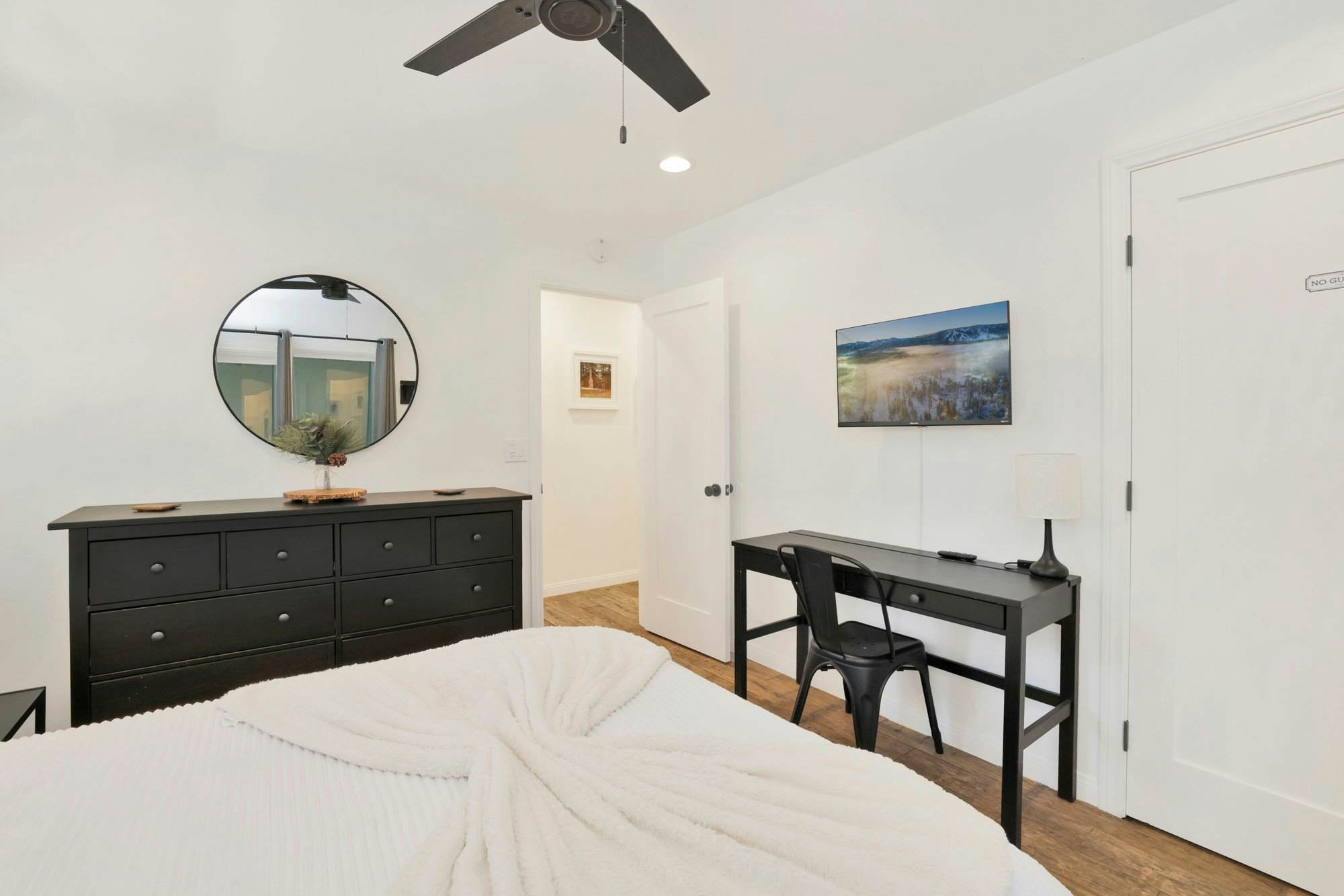 2458-Twin Pines Lodge