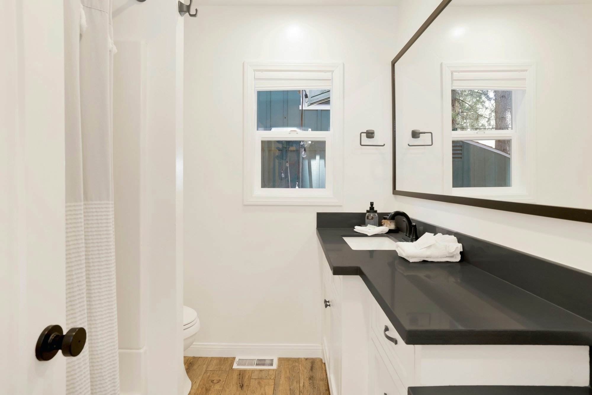 2458-Twin Pines Lodge