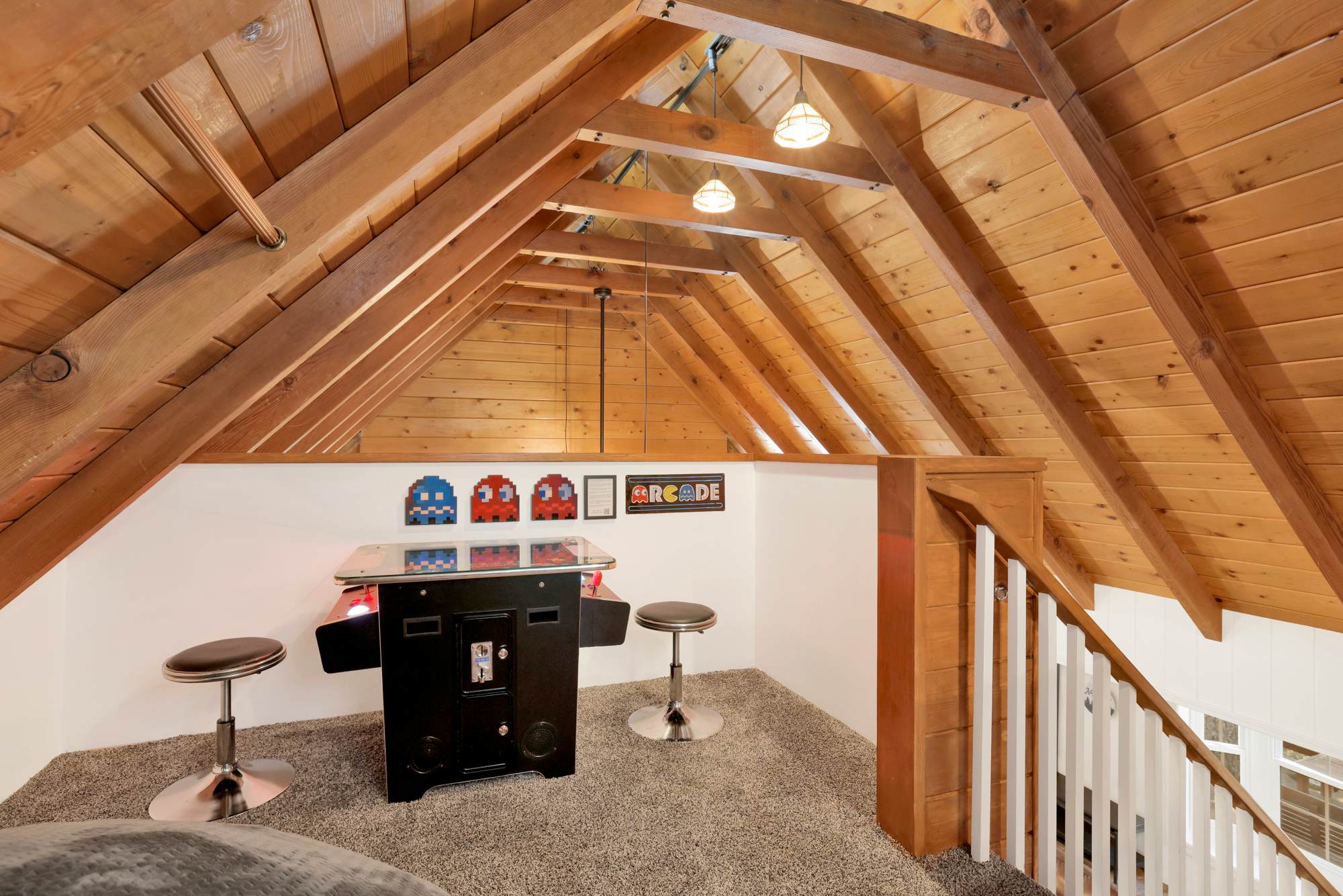 2458-Twin Pines Lodge