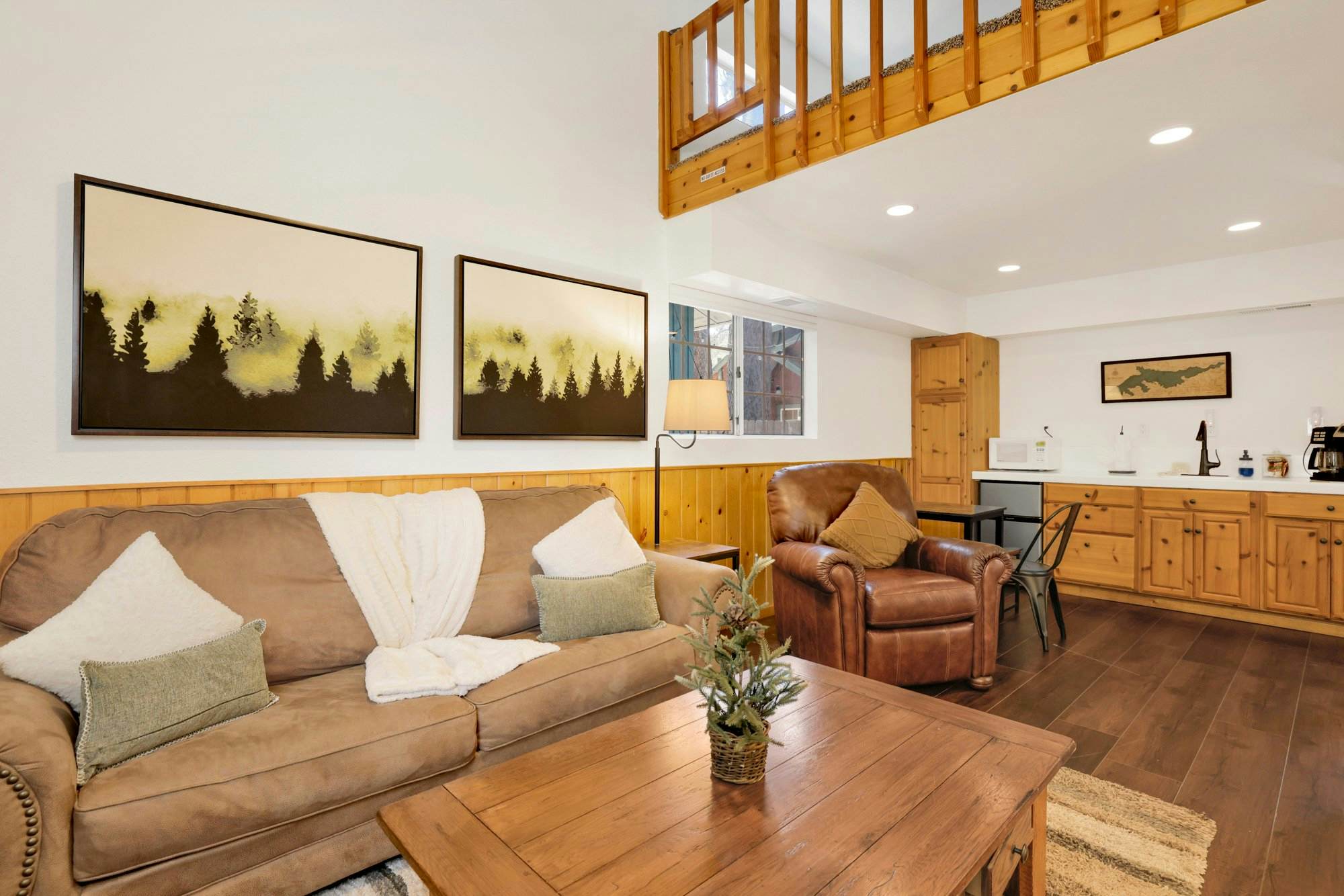 2458-Twin Pines Lodge