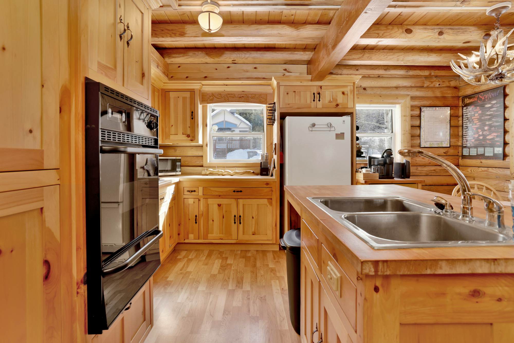 2455-Binky's Mountain Hideaway