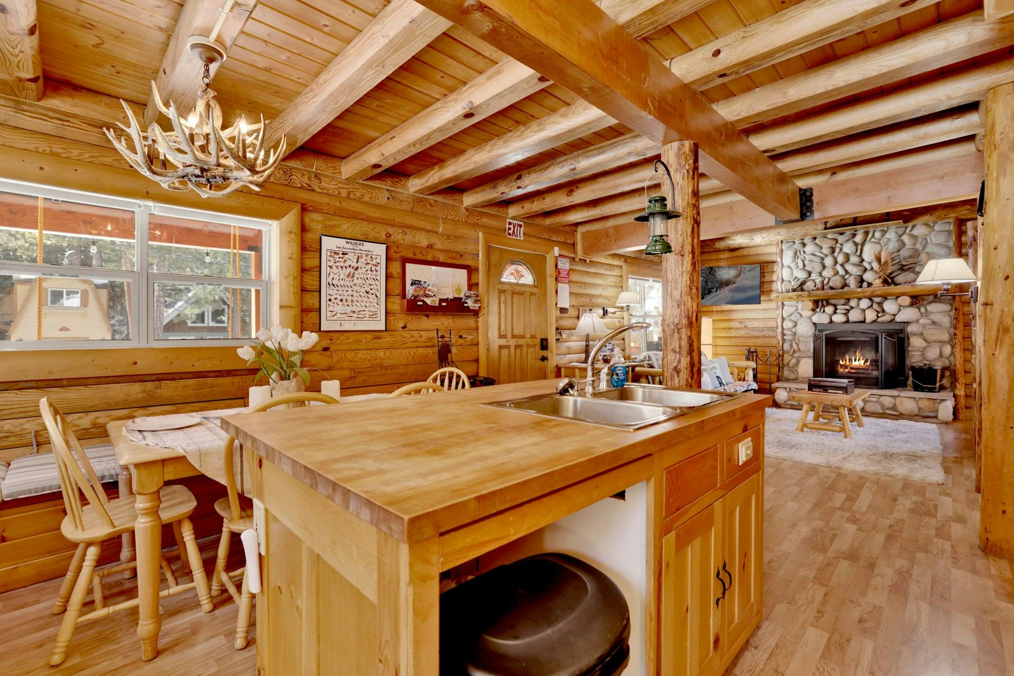 2455-Binky's Mountain Hideaway