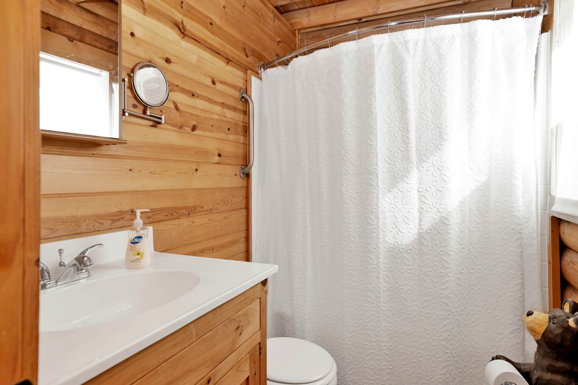 2455-Binky's Mountain Hideaway