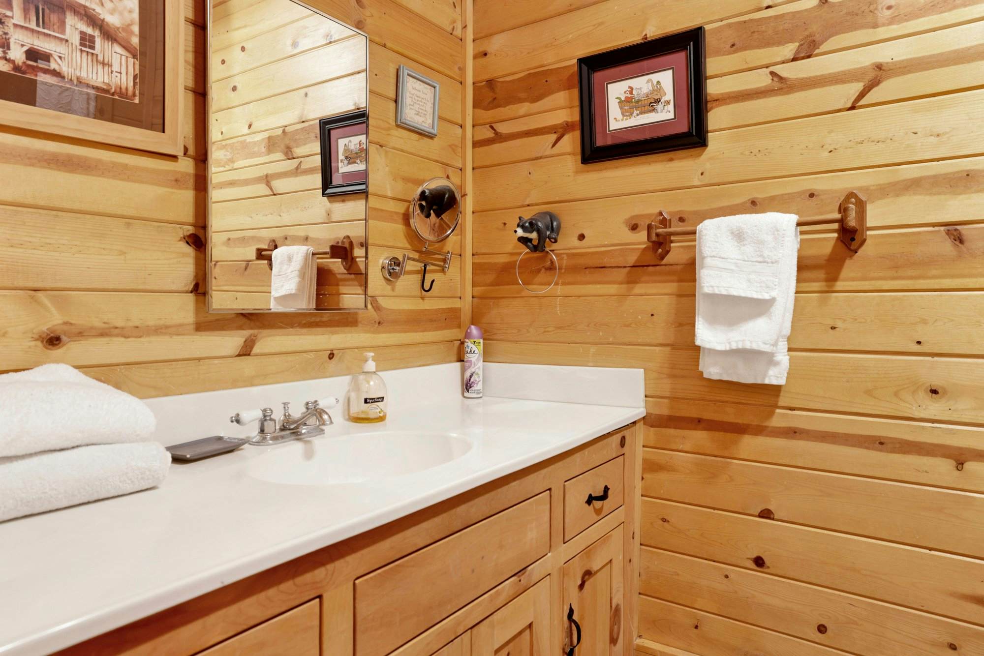 2455-Binky's Mountain Hideaway