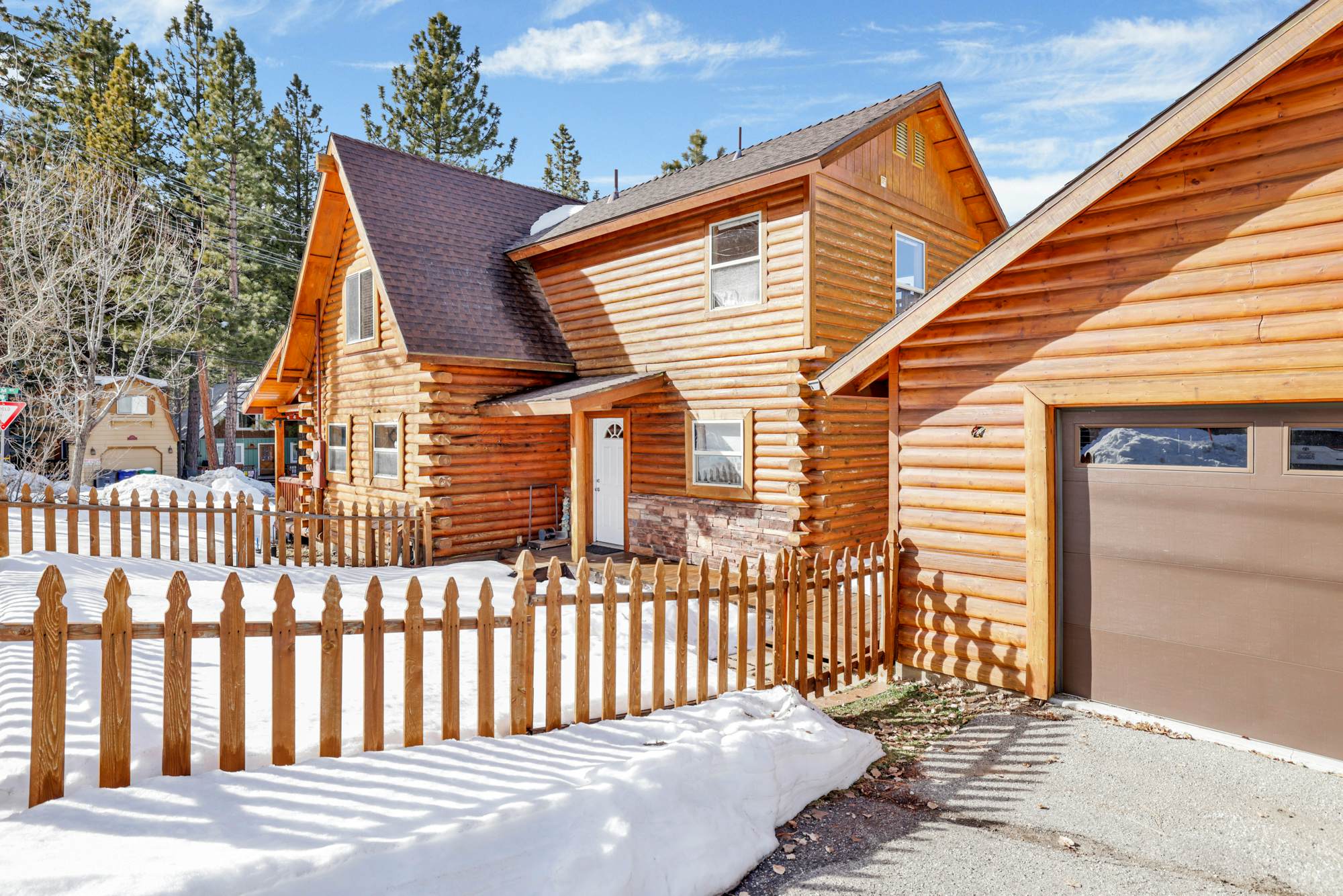 2455-Binky's Mountain Hideaway