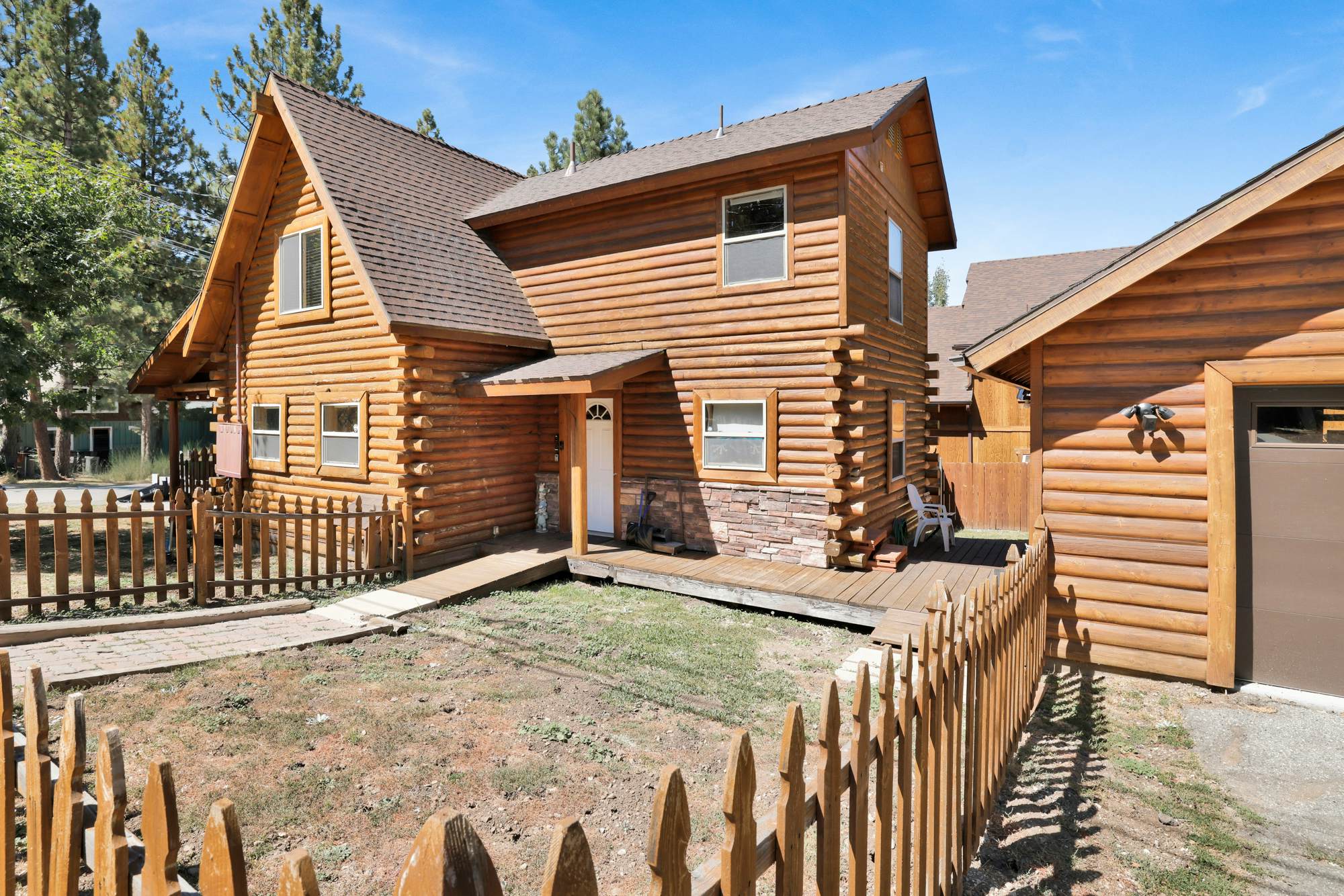 2455-Binky's Mountain Hideaway