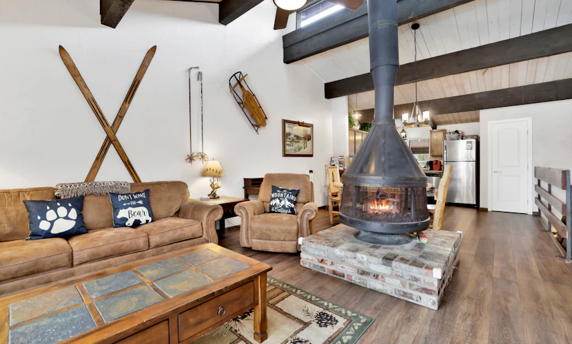 Smith Summit Chalet- Resort Ski Haus Retreat at Big Bear