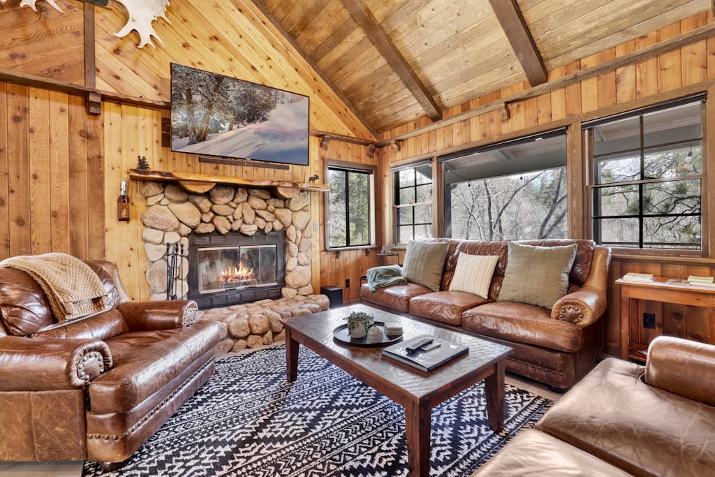 Moose Mountain Manor Ski Retreat w/ Hot Tub